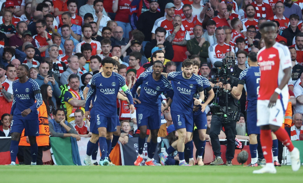 若对家立直 若对家立直